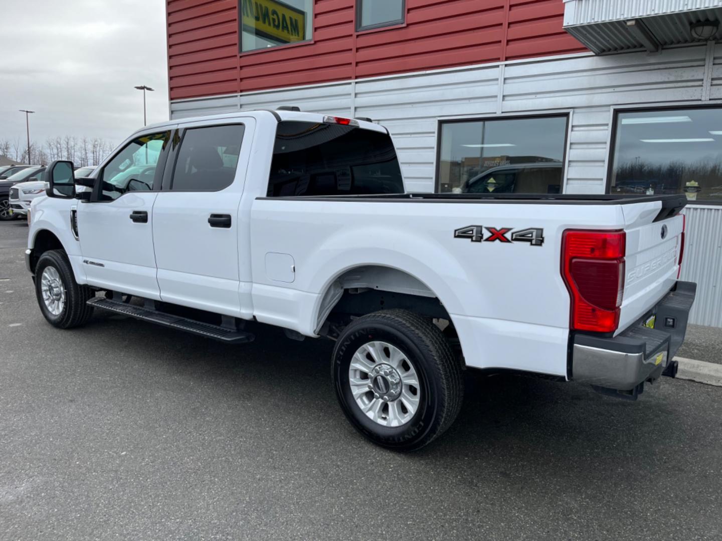 2022 WHITE /Grey FORD F-250 SUPER DUT XLT (1FT7W2BT0NE) with an 6.7L engine, Automatic transmission, located at 1960 Industrial Drive, Wasilla, 99654, (907) 274-2277, 61.573475, -149.400146 - Photo#2